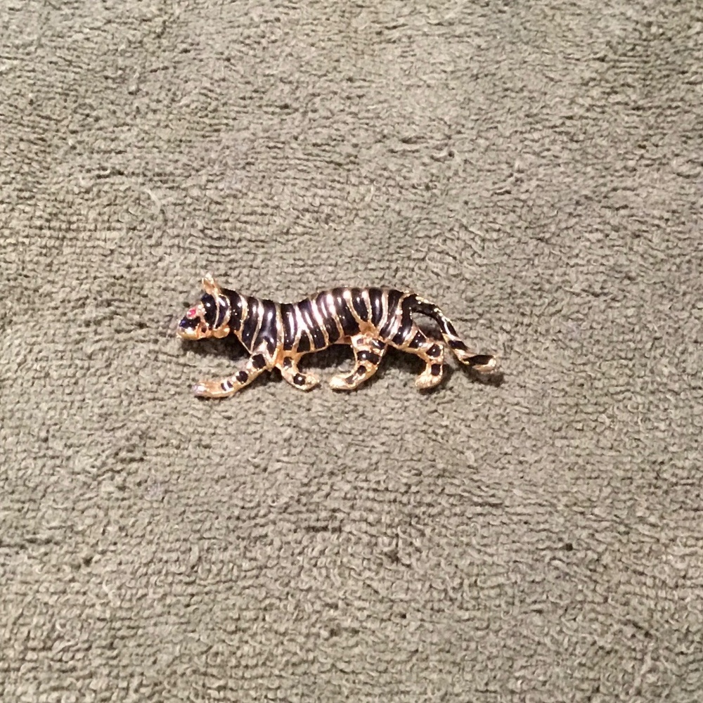 Vintage 1960s Black Tiger Enamel Pin